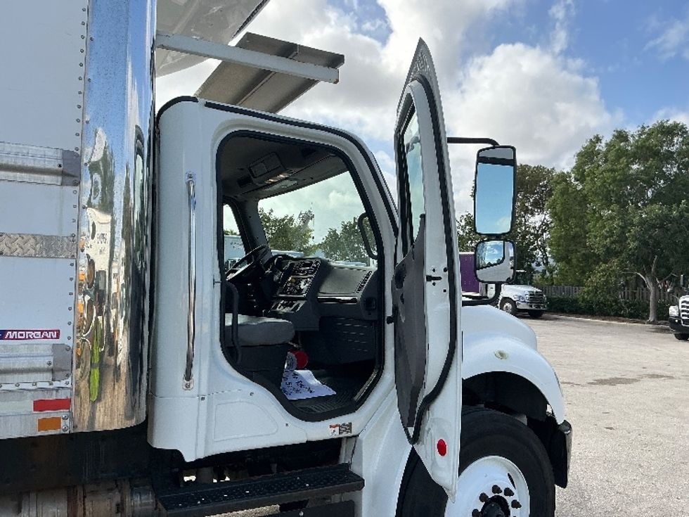 Refrigerated Truck-Light and Medium Duty Trucks-Freightliner-2020-M2-Pompano Beach-FL-139,122\n\t\tmiles-$ 57,750 - Image 20