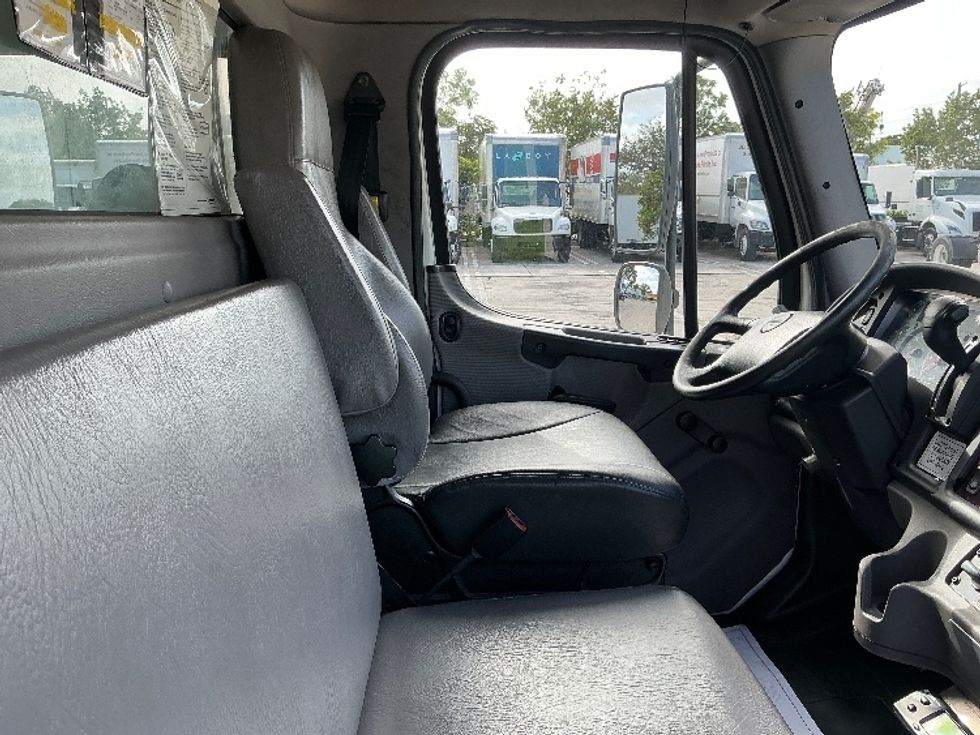 Refrigerated Truck-Light and Medium Duty Trucks-Freightliner-2020-M2-Pompano Beach-FL-139,122\n\t\tmiles-$ 57,750 - Image 22