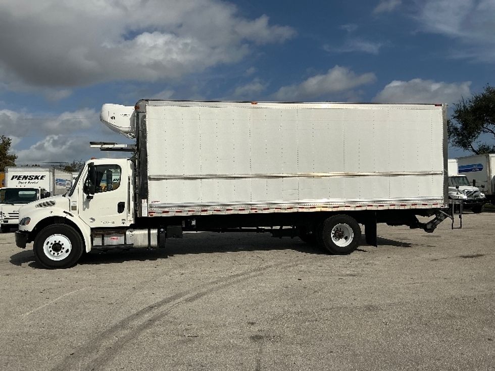 Refrigerated Truck-Light and Medium Duty Trucks-Freightliner-2020-M2-Pompano Beach-FL-139,122\n\t\tmiles-$ 57,750 - Image 4