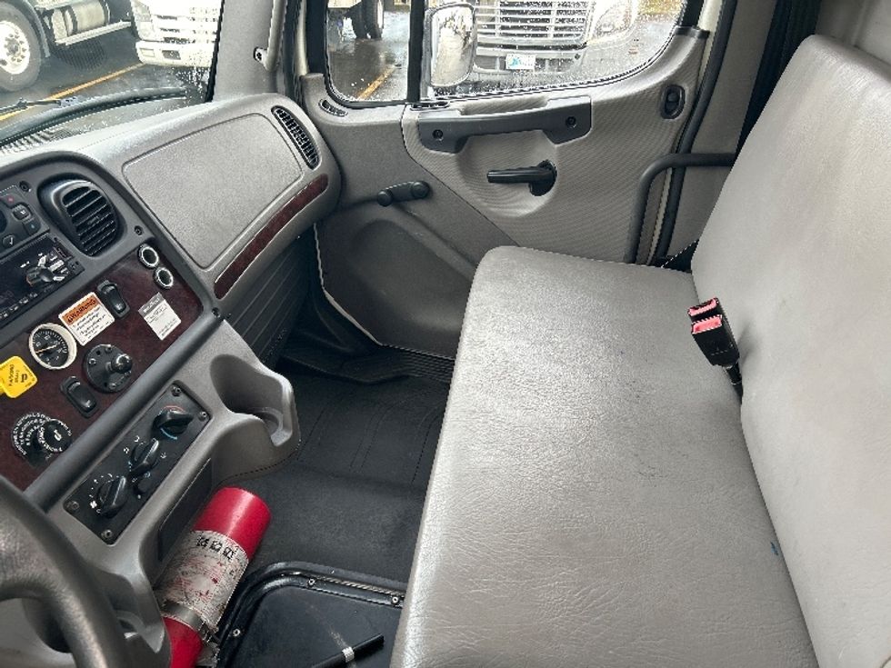 Refrigerated Truck-Light and Medium Duty Trucks-Freightliner-2020-M2-Portland-OR-147,688\n\t\tmiles-$ 62,500 - Image 18