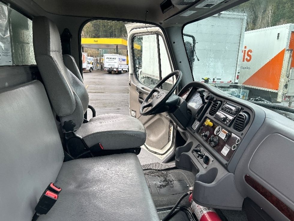 Refrigerated Truck-Light and Medium Duty Trucks-Freightliner-2020-M2-Portland-OR-147,688\n\t\tmiles-$ 62,500 - Image 21