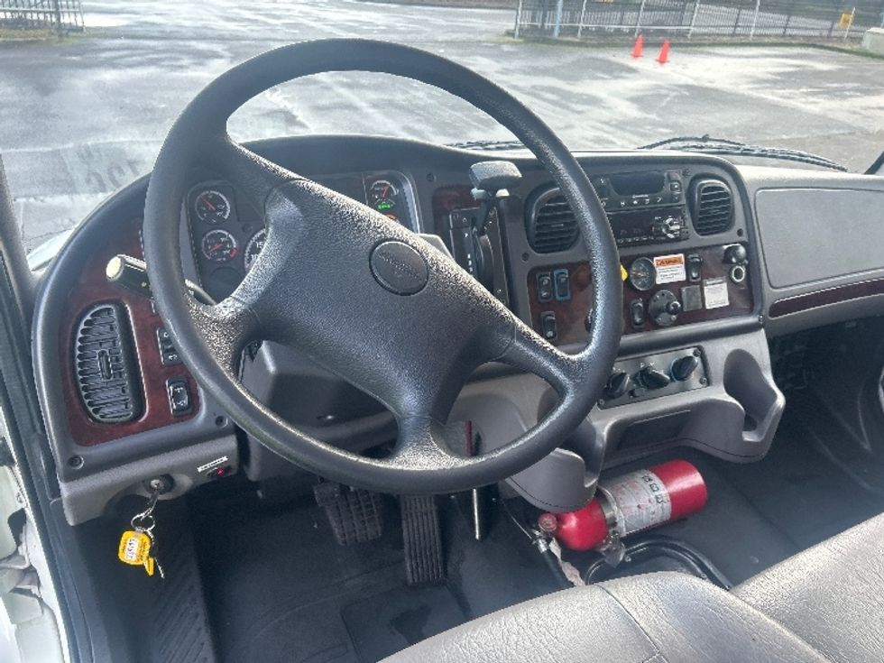 Refrigerated Truck-Light and Medium Duty Trucks-Freightliner-2020-M2-Portland-OR-166,468\n\t\tmiles-$ 59,000 - Image 17