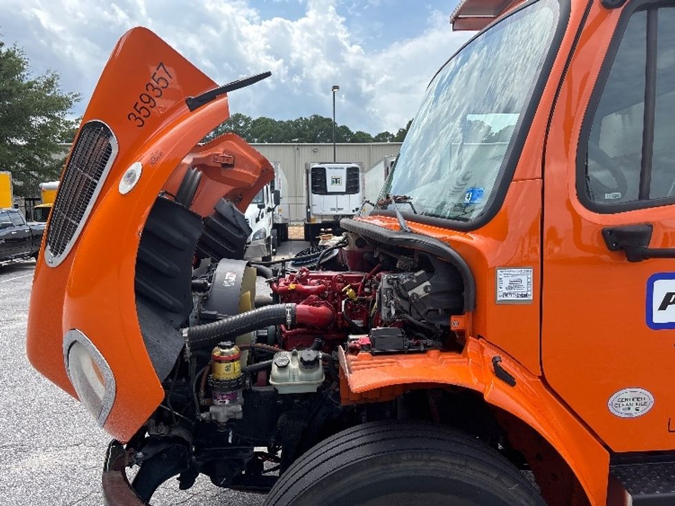 Refrigerated Truck-Light and Medium Duty Trucks-Freightliner-2020-M2-Prince George-VA-149,642\n\t\tmiles-$ 61,250 - Image 24