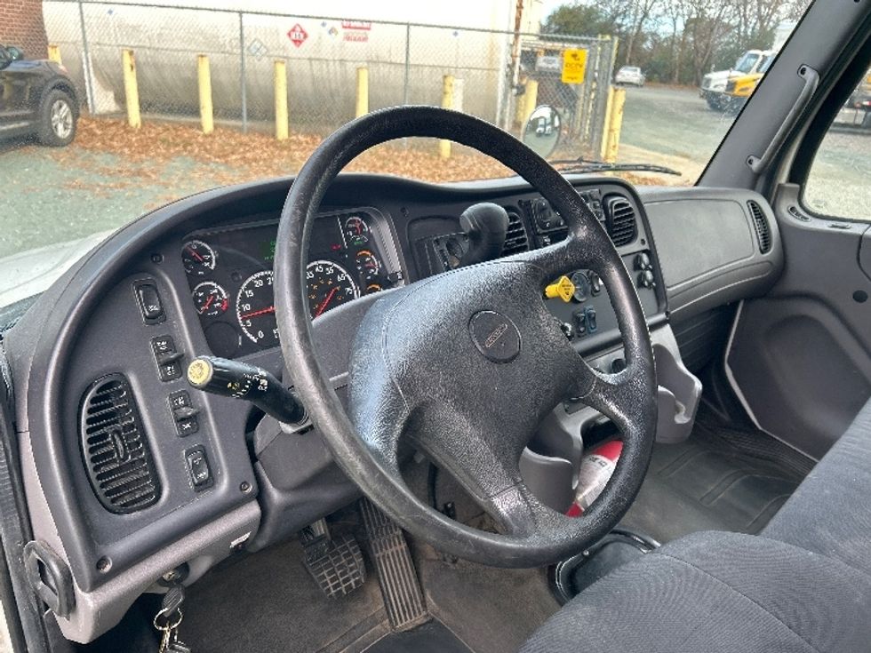 Refrigerated Truck-Light and Medium Duty Trucks-Freightliner-2020-M2-Prince George-VA-235,930\n\t\tmiles-$ 48,750 - Image 17