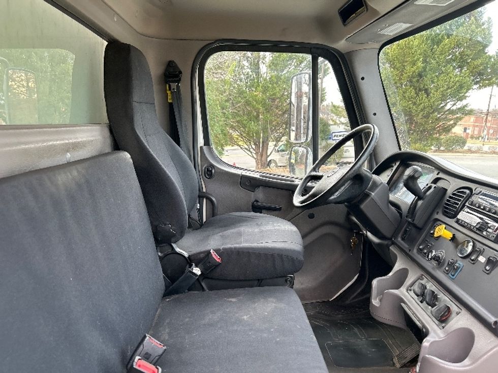 Refrigerated Truck-Light and Medium Duty Trucks-Freightliner-2020-M2-Prince George-VA-235,930\n\t\tmiles-$ 48,750 - Image 22