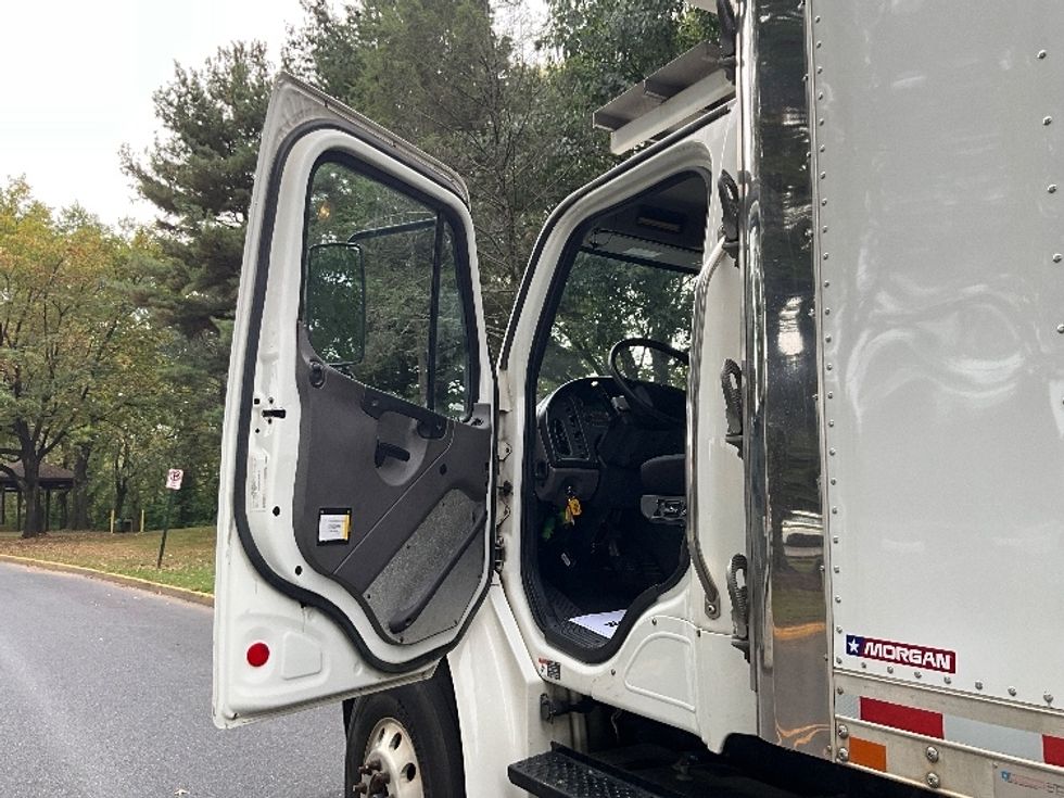 Refrigerated Truck-Light and Medium Duty Trucks-Freightliner-2020-M2-Reading-PA-261,885\n\t\tmiles-$ 54,750 - Image 16