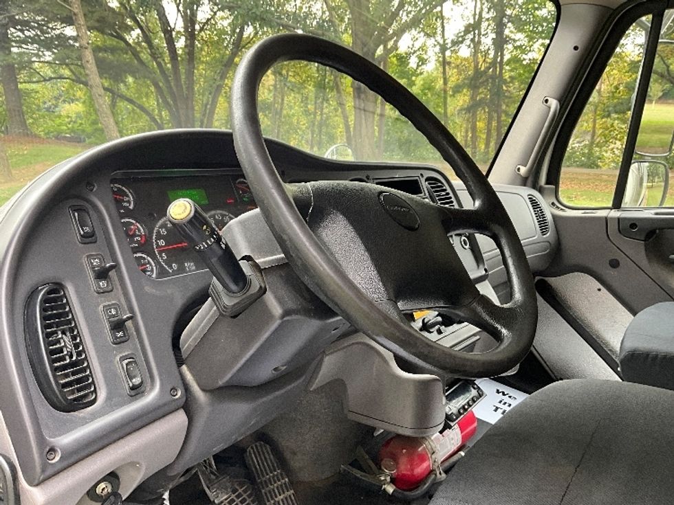 Refrigerated Truck-Light and Medium Duty Trucks-Freightliner-2020-M2-Reading-PA-261,885\n\t\tmiles-$ 54,750 - Image 17