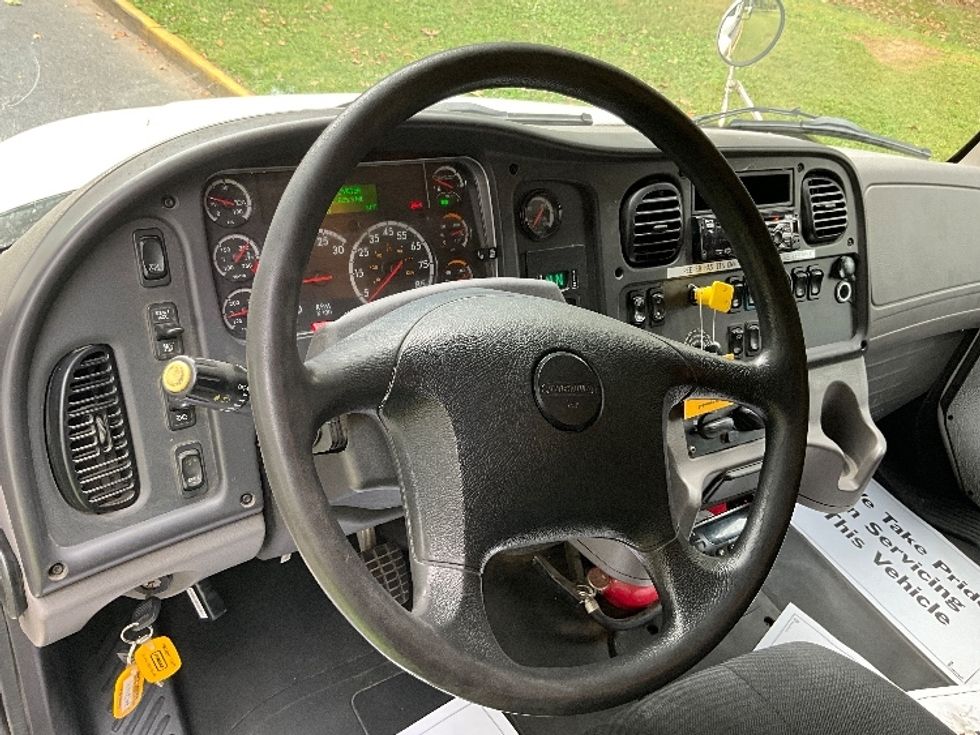 Refrigerated Truck-Light and Medium Duty Trucks-Freightliner-2020-M2-Reading-PA-261,885\n\t\tmiles-$ 54,750 - Image 18