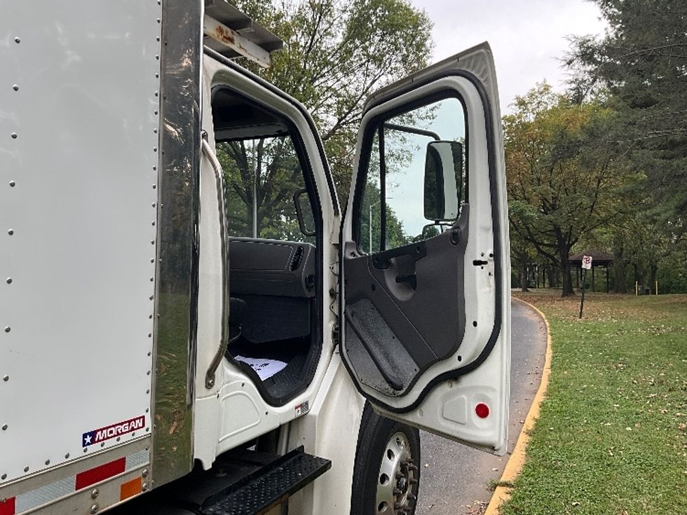 Refrigerated Truck-Light and Medium Duty Trucks-Freightliner-2020-M2-Reading-PA-261,885\n\t\tmiles-$ 54,750 - Image 20