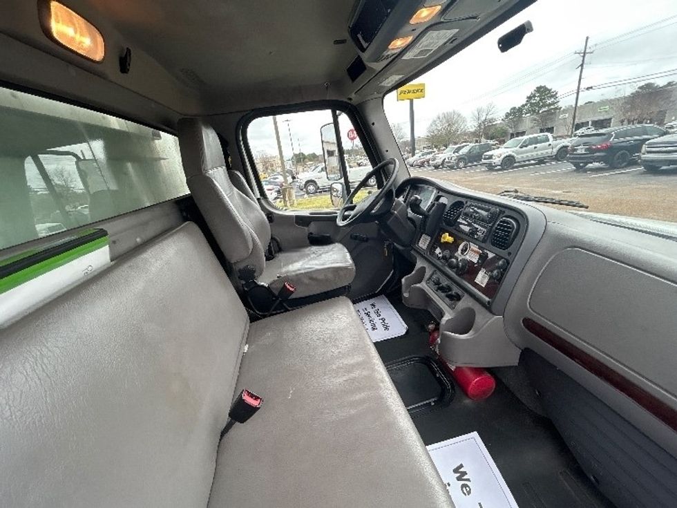 Refrigerated Truck-Light and Medium Duty Trucks-Freightliner-2020-M2-Richland-MS-274,325\n\t\tmiles-$ 47,500 - Image 22