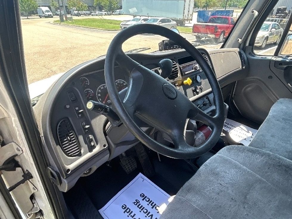 Refrigerated Truck-Light and Medium Duty Trucks-Freightliner-2020-M2-Richland-MS-318,129\n\t\tmiles-$ 41,500 - Image 17