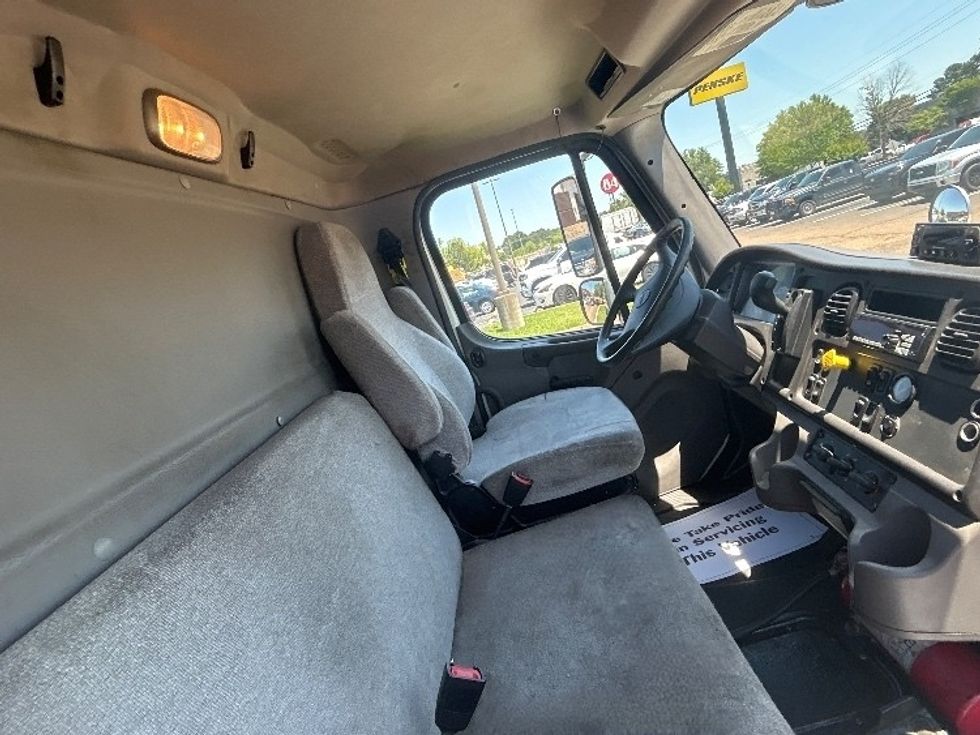 Refrigerated Truck-Light and Medium Duty Trucks-Freightliner-2020-M2-Richland-MS-318,129\n\t\tmiles-$ 41,500 - Image 22