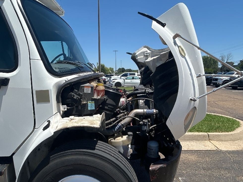 Refrigerated Truck-Light and Medium Duty Trucks-Freightliner-2020-M2-Richland-MS-318,129\n\t\tmiles-$ 41,500 - Image 23