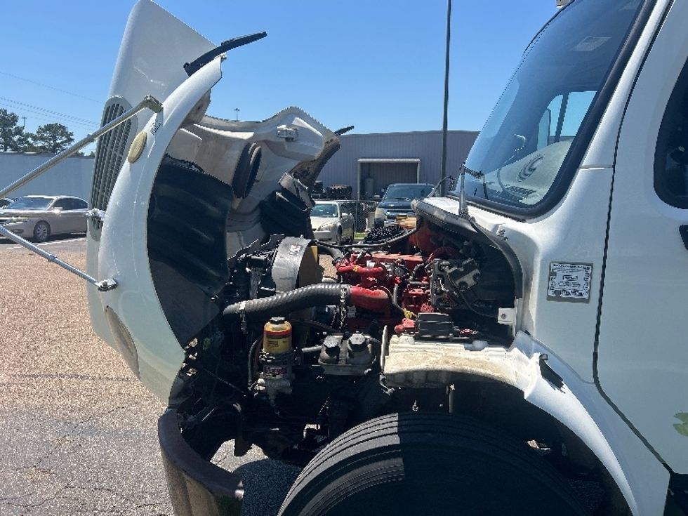 Refrigerated Truck-Light and Medium Duty Trucks-Freightliner-2020-M2-Richland-MS-318,129\n\t\tmiles-$ 41,500 - Image 24