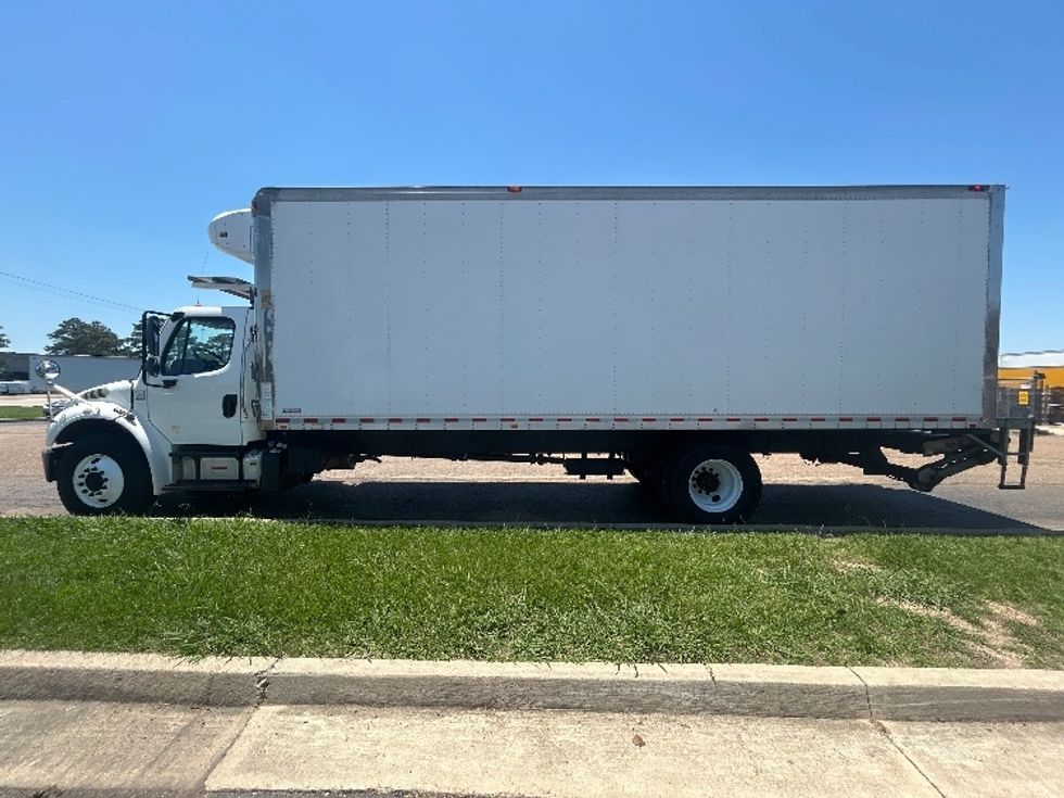 Refrigerated Truck-Light and Medium Duty Trucks-Freightliner-2020-M2-Richland-MS-318,129\n\t\tmiles-$ 41,500 - Image 4