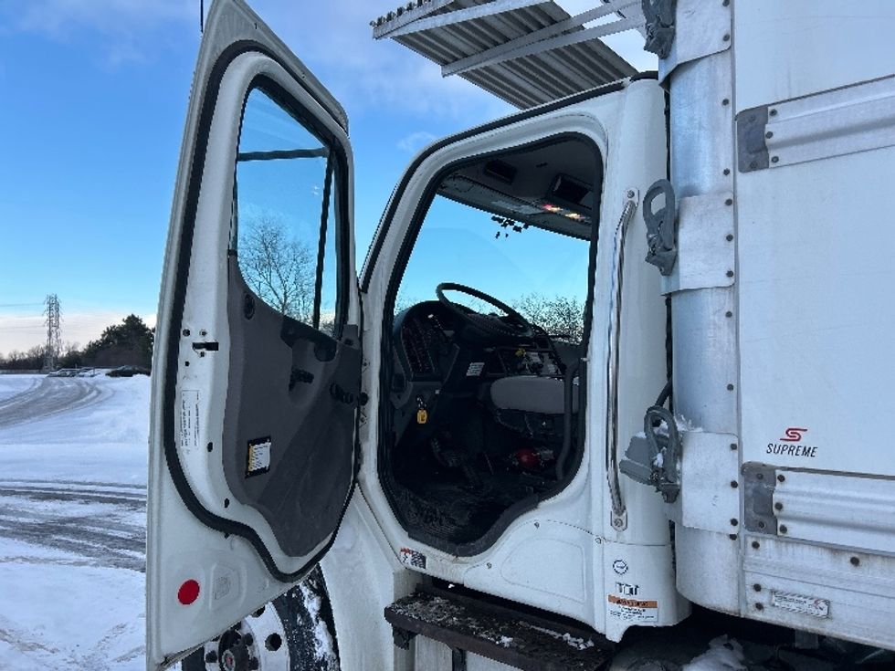Refrigerated Truck-Light and Medium Duty Trucks-Freightliner-2020-M2-Rochester-NY-191,530\n\t\tmiles-$ 45,750 - Image 16