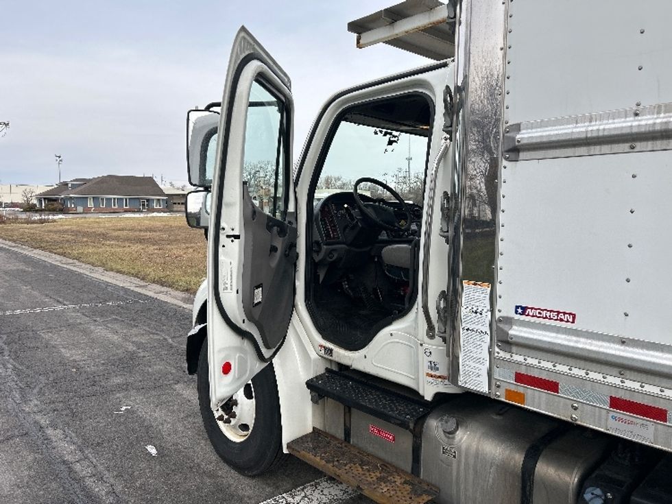 Refrigerated Truck-Light and Medium Duty Trucks-Freightliner-2020-M2-Rochester-NY-207,239\n\t\tmiles-$ 47,000 - Image 16