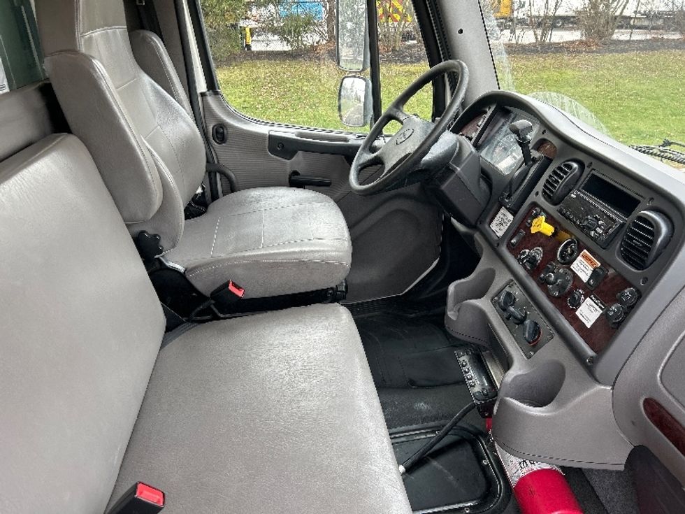 Refrigerated Truck-Light and Medium Duty Trucks-Freightliner-2020-M2-Rochester-NY-207,239\n\t\tmiles-$ 47,000 - Image 22