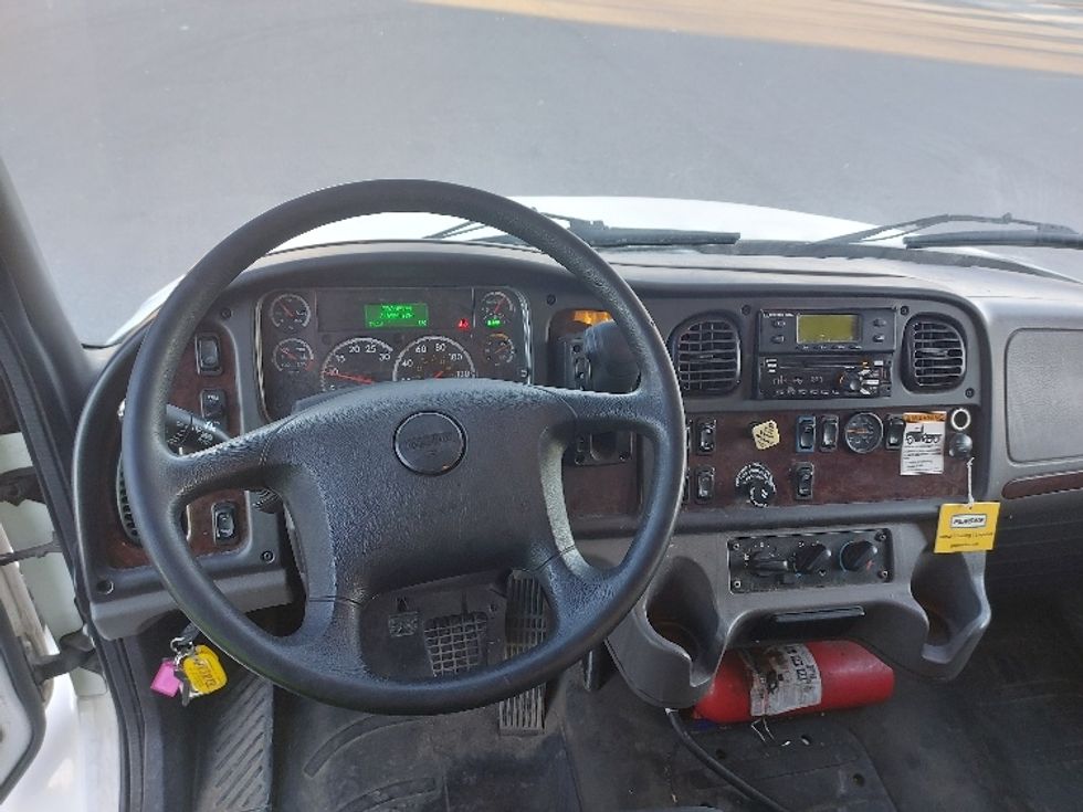 Refrigerated Truck-Light and Medium Duty Trucks-Freightliner-2020-M2-Rocky View County-AB-346,818\n\t\tkm-$ 67,500 - Image 17