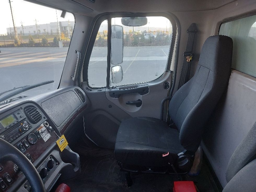 Refrigerated Truck-Light and Medium Duty Trucks-Freightliner-2020-M2-Rocky View County-AB-346,818\n\t\tkm-$ 67,500 - Image 18