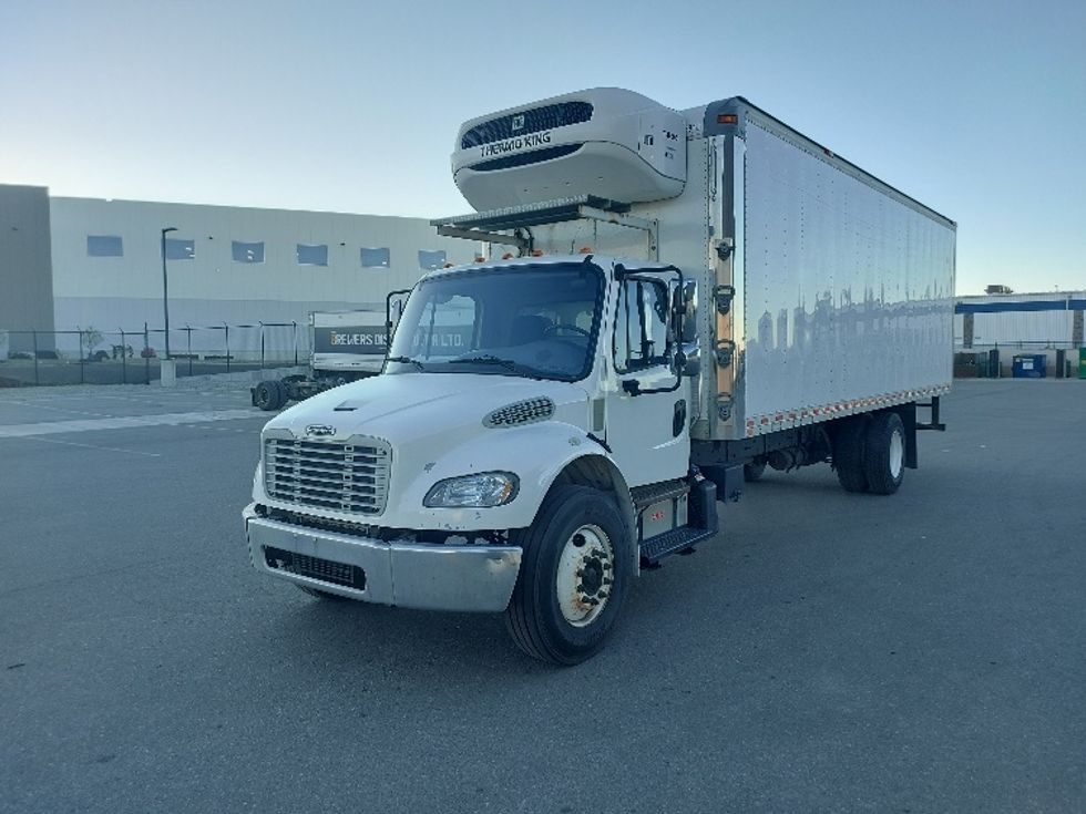 Refrigerated Truck-Light and Medium Duty Trucks-Freightliner-2020-M2-Rocky View County-AB-346,818\n\t\tkm-$ 67,500 - Image 3