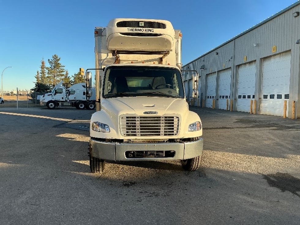 Refrigerated Truck-Light and Medium Duty Trucks-Freightliner-2020-M2-Rocky View County-AB-388,684\n\t\tkm-$ 59,750 - Image 2