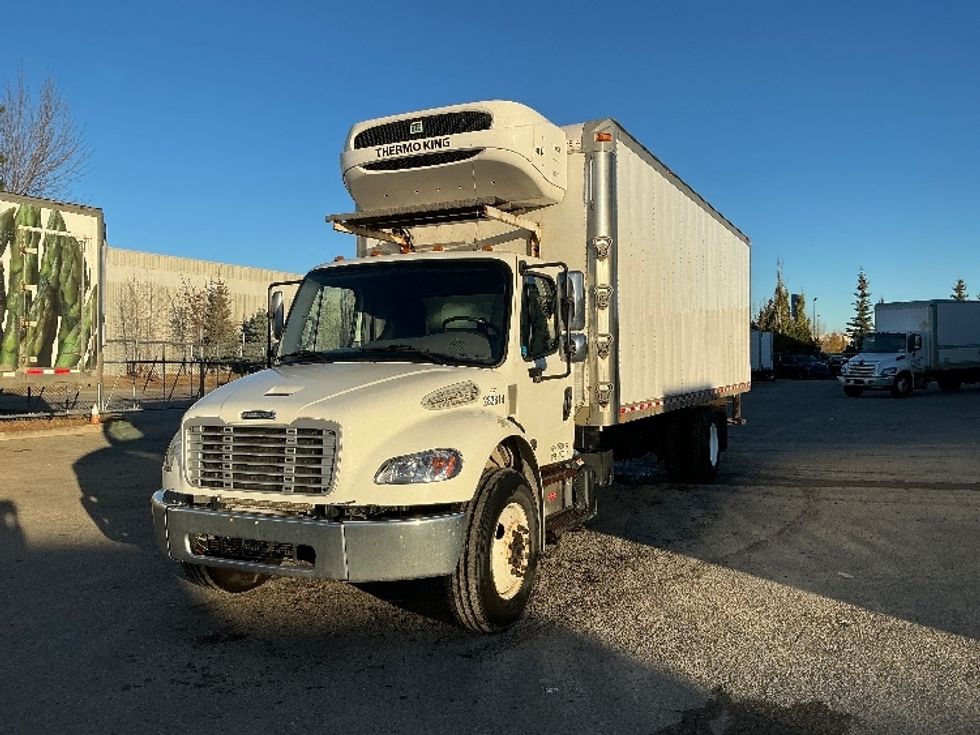 Refrigerated Truck-Light and Medium Duty Trucks-Freightliner-2020-M2-Rocky View County-AB-388,684\n\t\tkm-$ 59,750 - Image 3