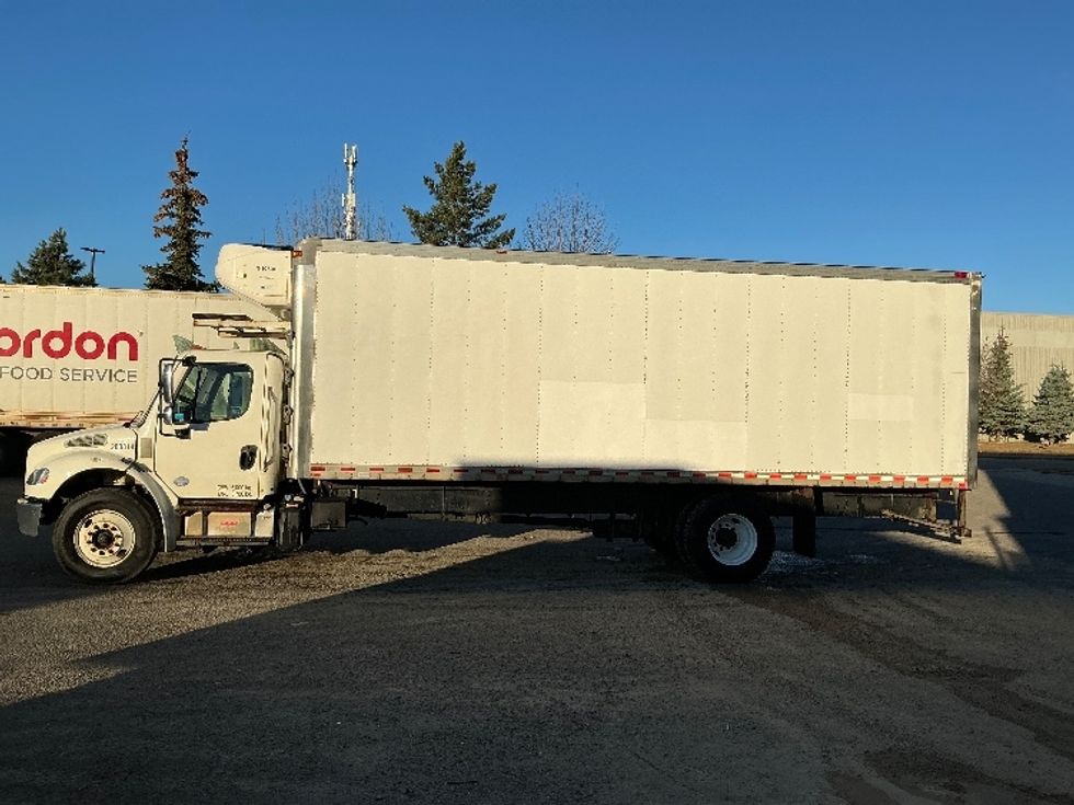 Refrigerated Truck-Light and Medium Duty Trucks-Freightliner-2020-M2-Rocky View County-AB-388,684\n\t\tkm-$ 59,750 - Image 4