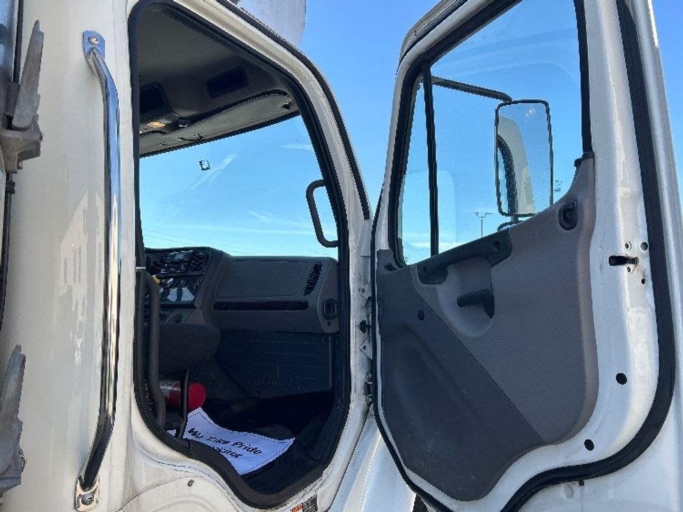 Refrigerated Truck-Light and Medium Duty Trucks-Freightliner-2020-M2-Rothschild-WI-283,400\n\t\tmiles-$ 33,750 - Image 20