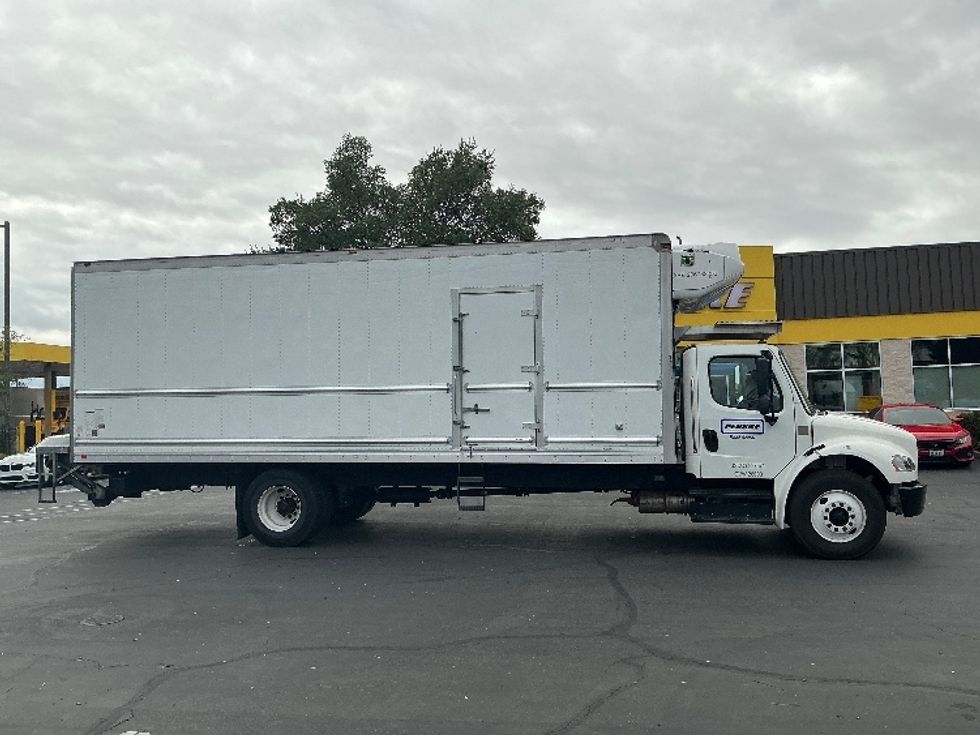 Refrigerated Truck-Light and Medium Duty Trucks-Freightliner-2020-M2-Sacramento-CA-189,836\n\t\tmiles-$ 57,250 - Image 15