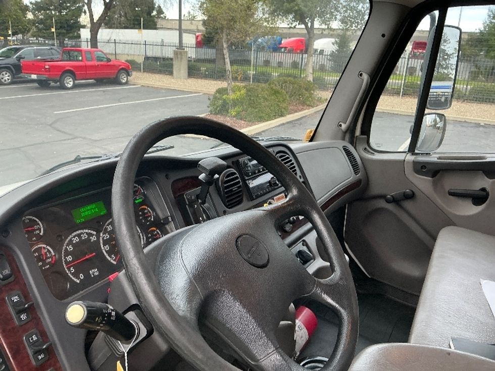 Refrigerated Truck-Light and Medium Duty Trucks-Freightliner-2020-M2-Sacramento-CA-189,836\n\t\tmiles-$ 57,250 - Image 17