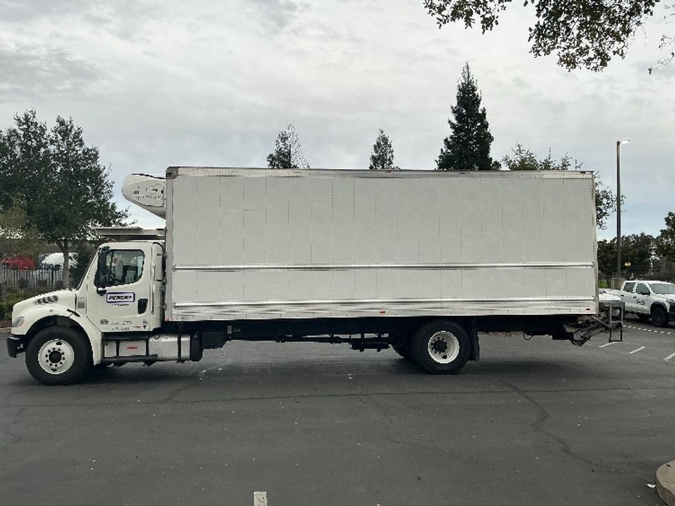 Refrigerated Truck-Light and Medium Duty Trucks-Freightliner-2020-M2-Sacramento-CA-189,836\n\t\tmiles-$ 57,250 - Image 4
