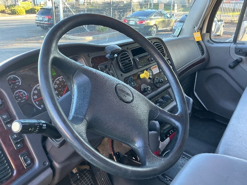 Refrigerated Truck-Light and Medium Duty Trucks-Freightliner-2020-M2-Sacramento-CA-273,309\n\t\tmiles-$ 45,750 - Image 17