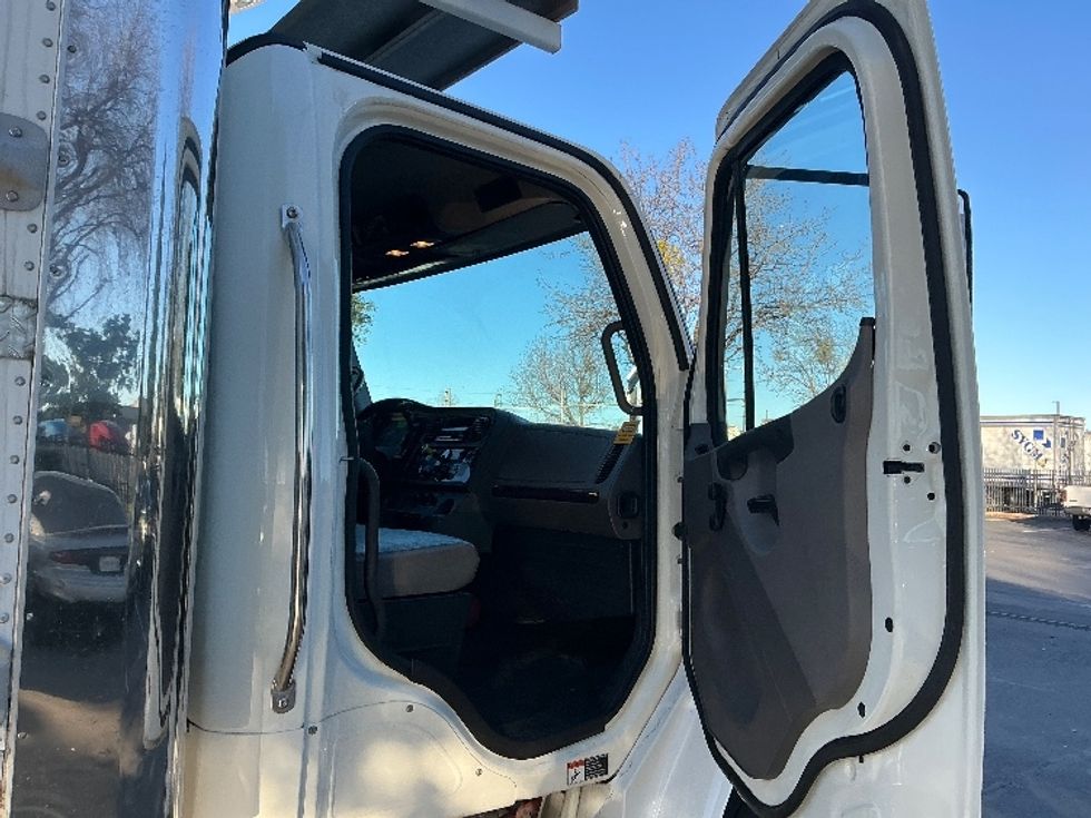 Refrigerated Truck-Light and Medium Duty Trucks-Freightliner-2020-M2-Sacramento-CA-273,309\n\t\tmiles-$ 45,750 - Image 20