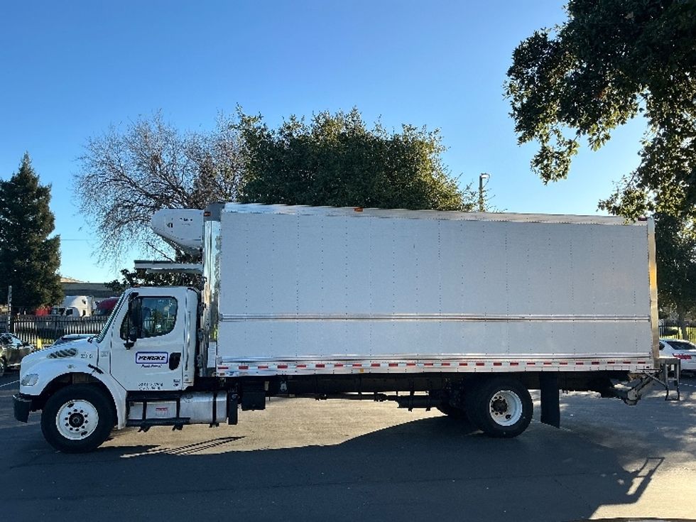 Refrigerated Truck-Light and Medium Duty Trucks-Freightliner-2020-M2-Sacramento-CA-273,309\n\t\tmiles-$ 45,750 - Image 4