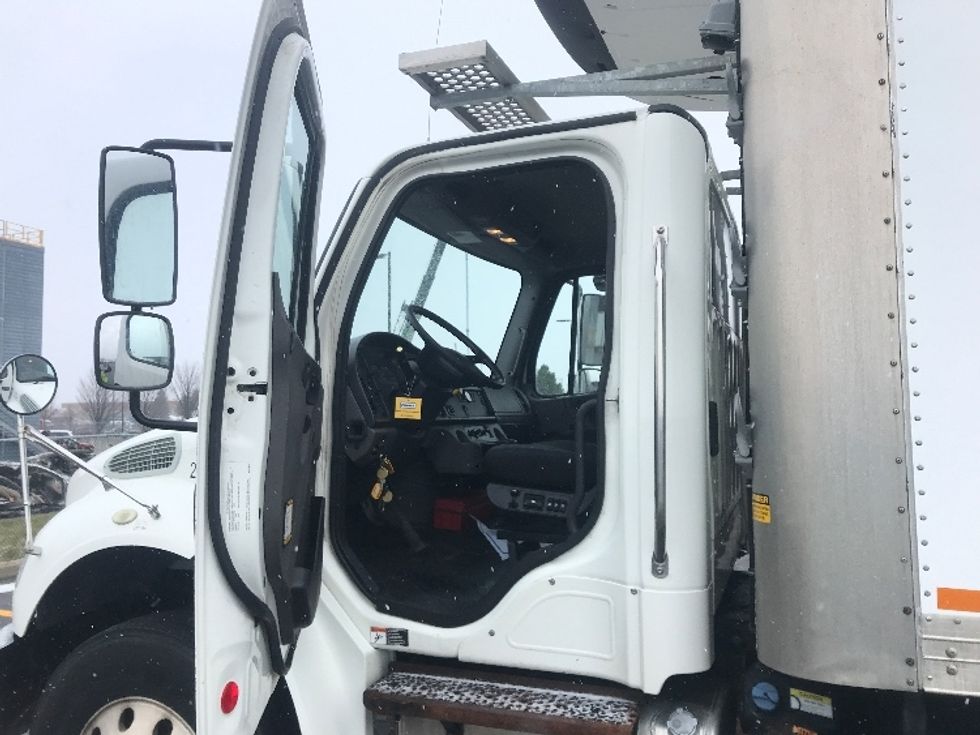 Refrigerated Truck-Light and Medium Duty Trucks-Freightliner-2020-M2-Saint Laurent-PQ-181,994\n\t\tkm-$ 80,000 - Image 16