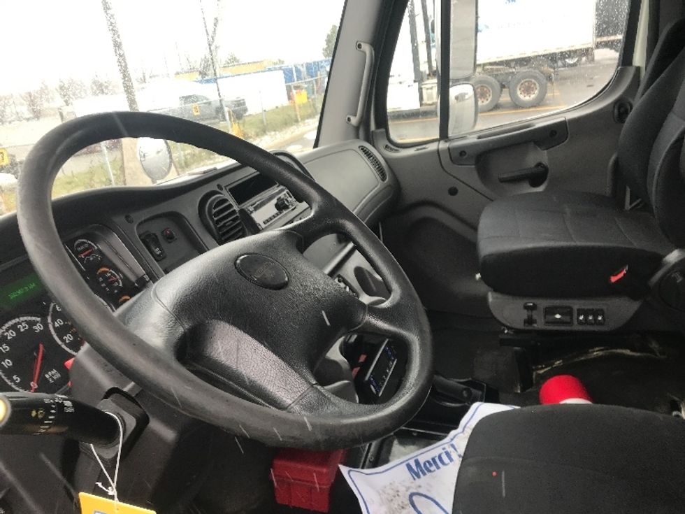 Refrigerated Truck-Light and Medium Duty Trucks-Freightliner-2020-M2-Saint Laurent-PQ-181,994\n\t\tkm-$ 80,000 - Image 17