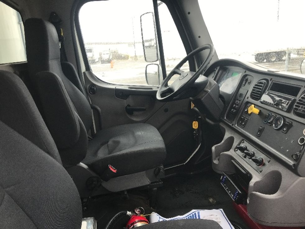 Refrigerated Truck-Light and Medium Duty Trucks-Freightliner-2020-M2-Saint Laurent-PQ-181,994\n\t\tkm-$ 80,000 - Image 22