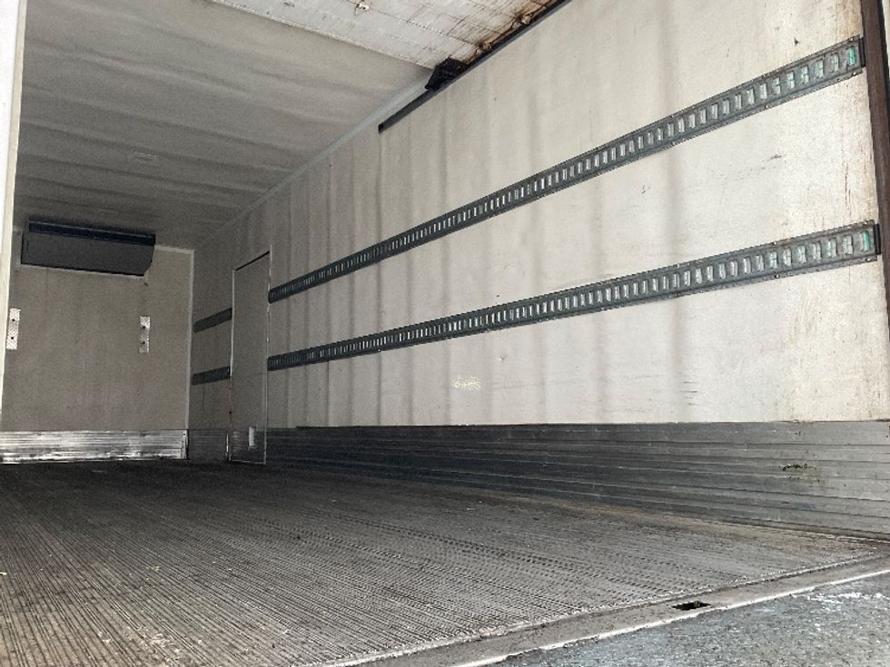 Refrigerated Truck-Light and Medium Duty Trucks-Freightliner-2020-M2-Saint Laurent-PQ-261,369\n\t\tkm-$ 72,250 - Image 12