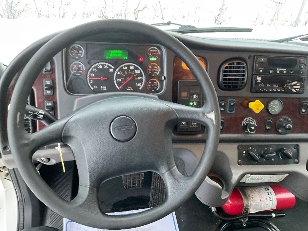 Refrigerated Truck-Light and Medium Duty Trucks-Freightliner-2020-M2-Saint Laurent-PQ-261,369\n\t\tkm-$ 72,250 - Image 18