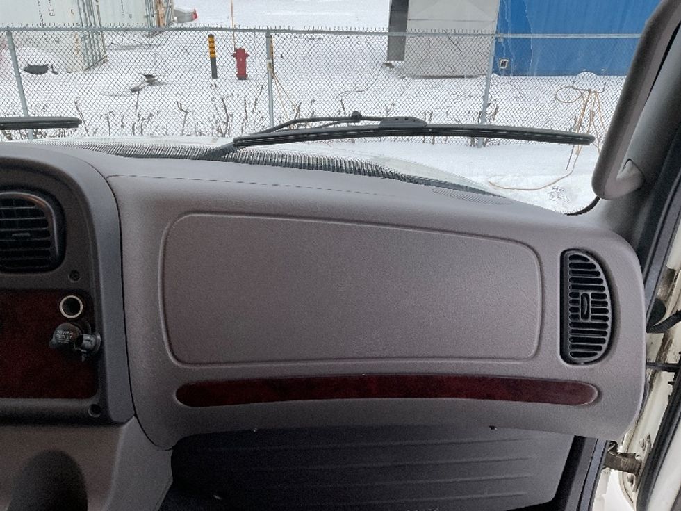 Refrigerated Truck-Light and Medium Duty Trucks-Freightliner-2020-M2-Saint Laurent-PQ-261,369\n\t\tkm-$ 72,250 - Image 21