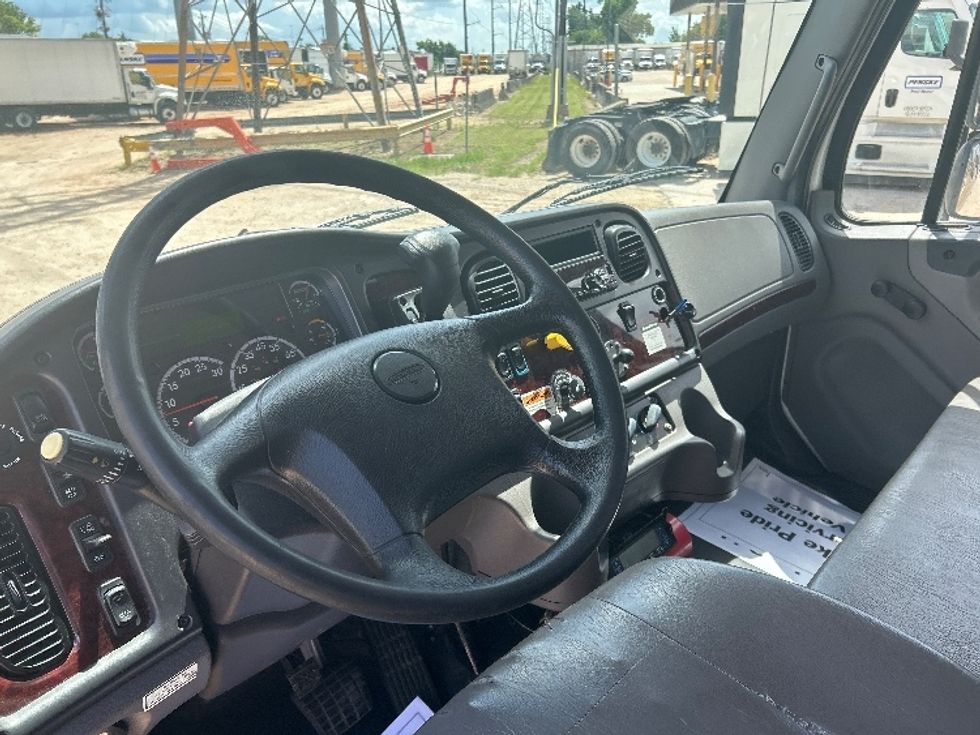 Refrigerated Truck-Light and Medium Duty Trucks-Freightliner-2020-M2-San Antonio-TX-175,312\n\t\tmiles-$ 64,000 - Image 17