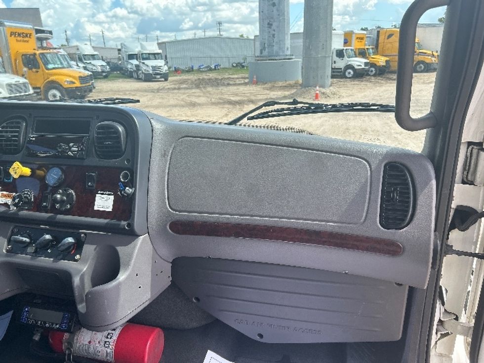 Refrigerated Truck-Light and Medium Duty Trucks-Freightliner-2020-M2-San Antonio-TX-175,312\n\t\tmiles-$ 64,000 - Image 21