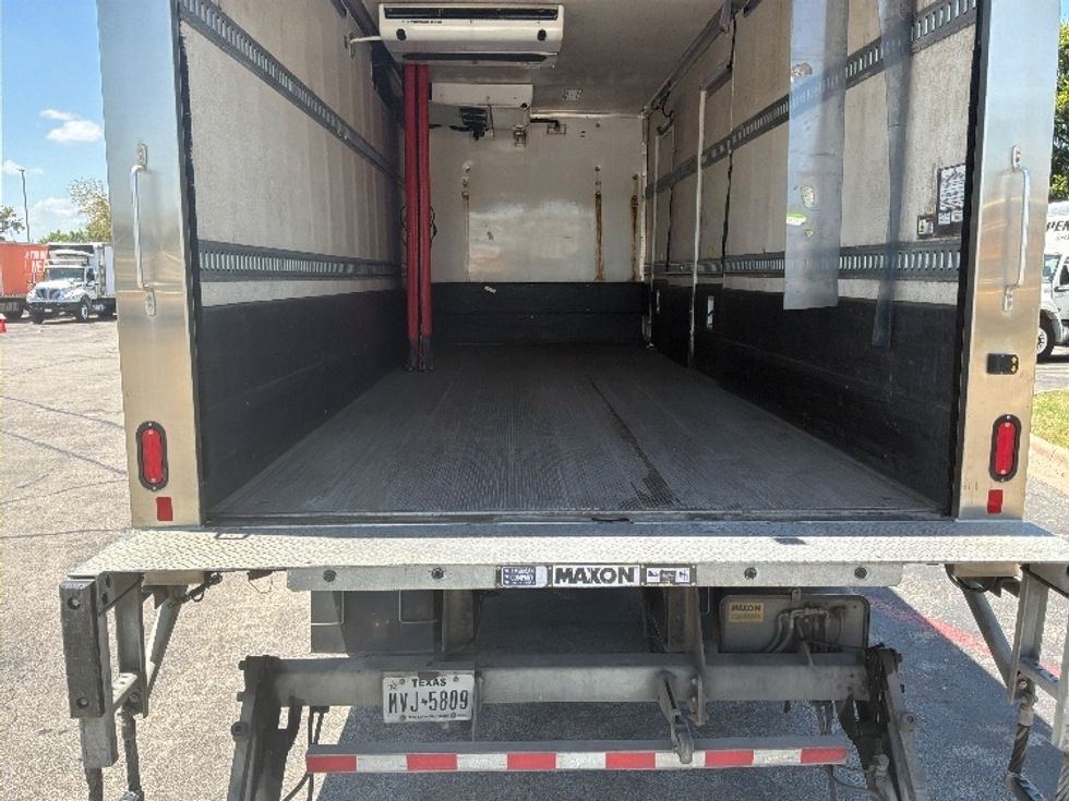 Refrigerated Truck-Light and Medium Duty Trucks-Freightliner-2020-M2-San Antonio-TX-180,184\n\t\tmiles-$ 51,500 - Image 10