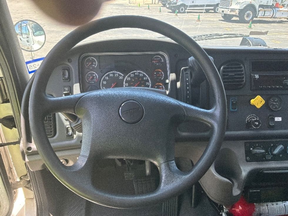 Refrigerated Truck-Light and Medium Duty Trucks-Freightliner-2020-M2-San Antonio-TX-180,184\n\t\tmiles-$ 51,500 - Image 18