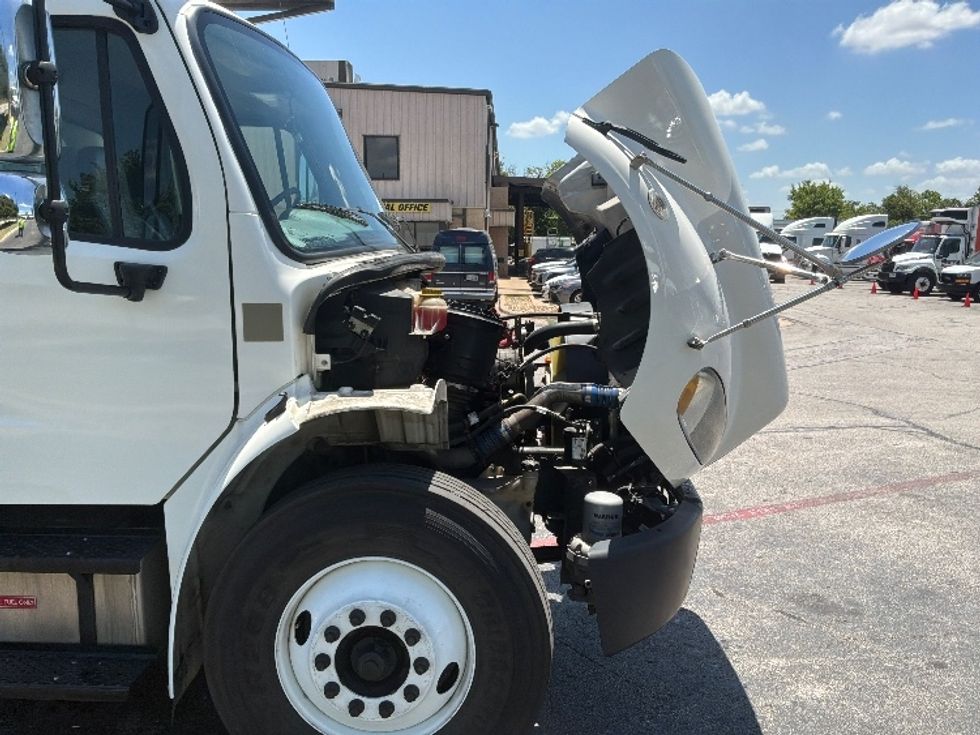 Refrigerated Truck-Light and Medium Duty Trucks-Freightliner-2020-M2-San Antonio-TX-180,184\n\t\tmiles-$ 51,500 - Image 23