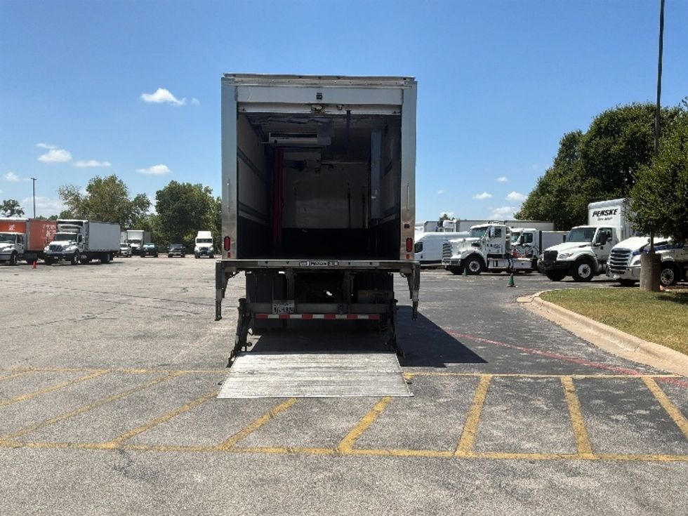 Refrigerated Truck-Light and Medium Duty Trucks-Freightliner-2020-M2-San Antonio-TX-180,184\n\t\tmiles-$ 51,500 - Image 9