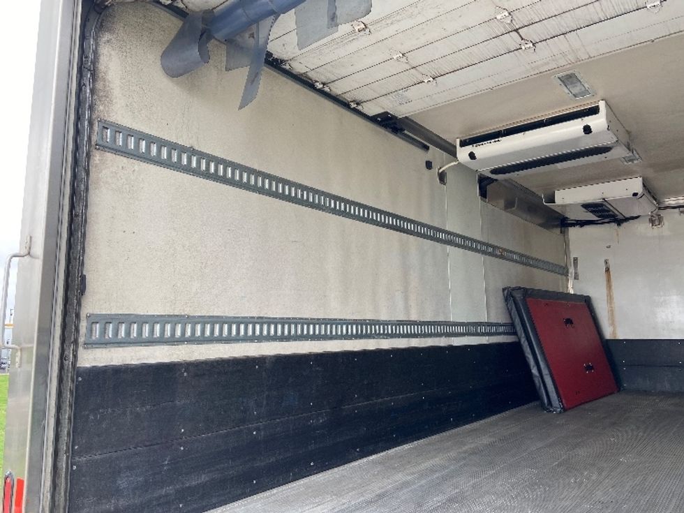 Refrigerated Truck-Light and Medium Duty Trucks-Freightliner-2020-M2-San Antonio-TX-180,802\n\t\tmiles-$ 55,250 - Image 11