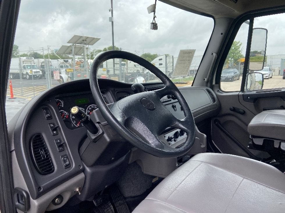 Refrigerated Truck-Light and Medium Duty Trucks-Freightliner-2020-M2-San Antonio-TX-180,802\n\t\tmiles-$ 55,250 - Image 17
