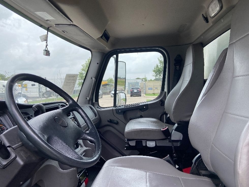 Refrigerated Truck-Light and Medium Duty Trucks-Freightliner-2020-M2-San Antonio-TX-180,802\n\t\tmiles-$ 55,250 - Image 19